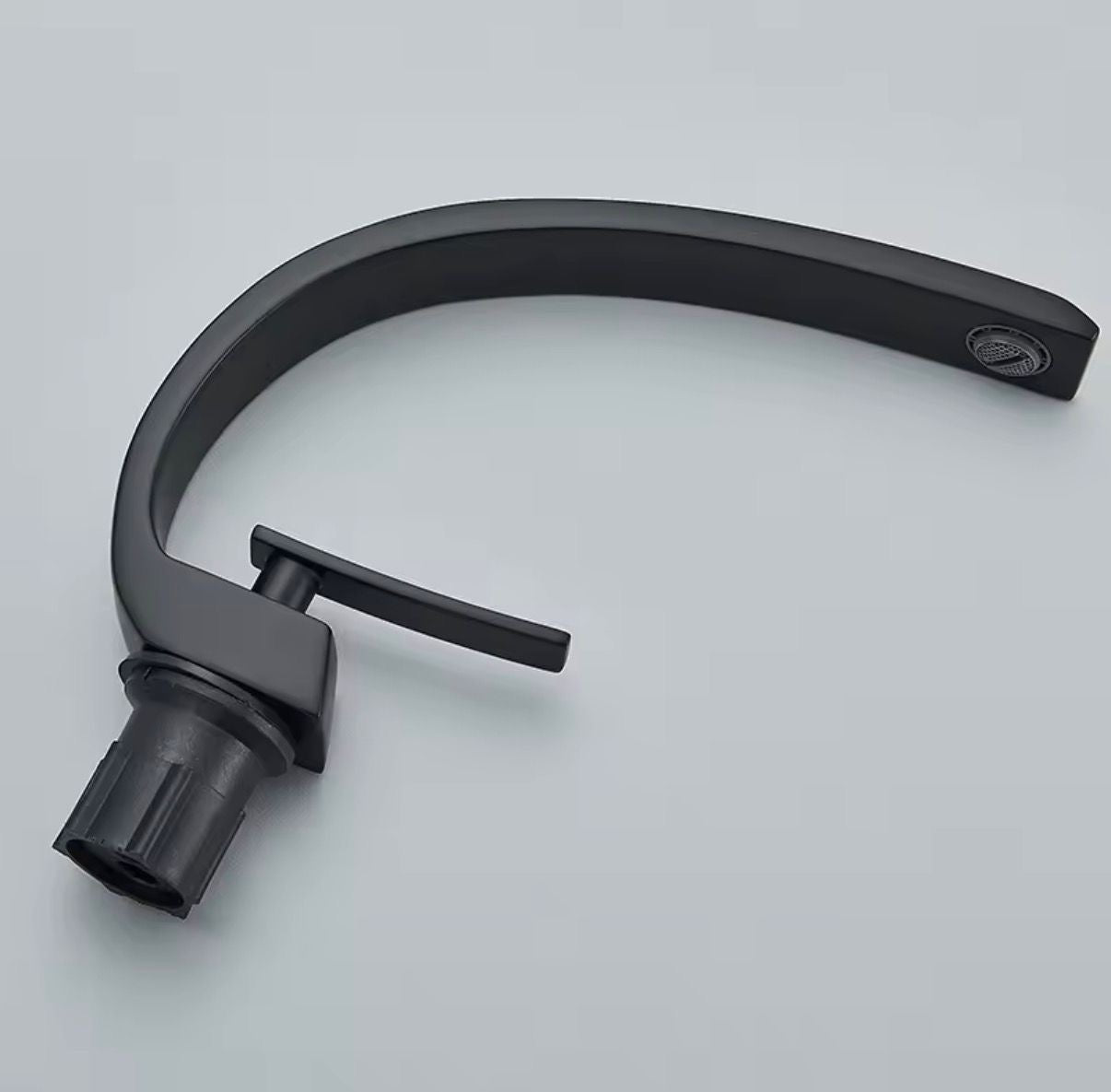 Moderner Einhebel-Wasserhahn