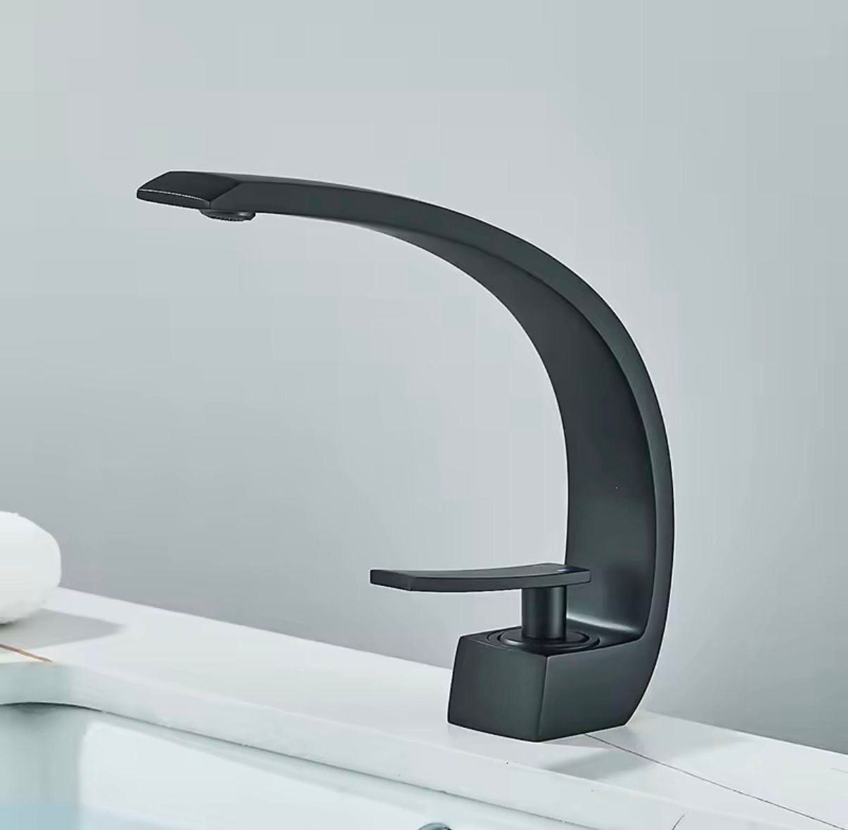 Moderner Einhebel-Wasserhahn