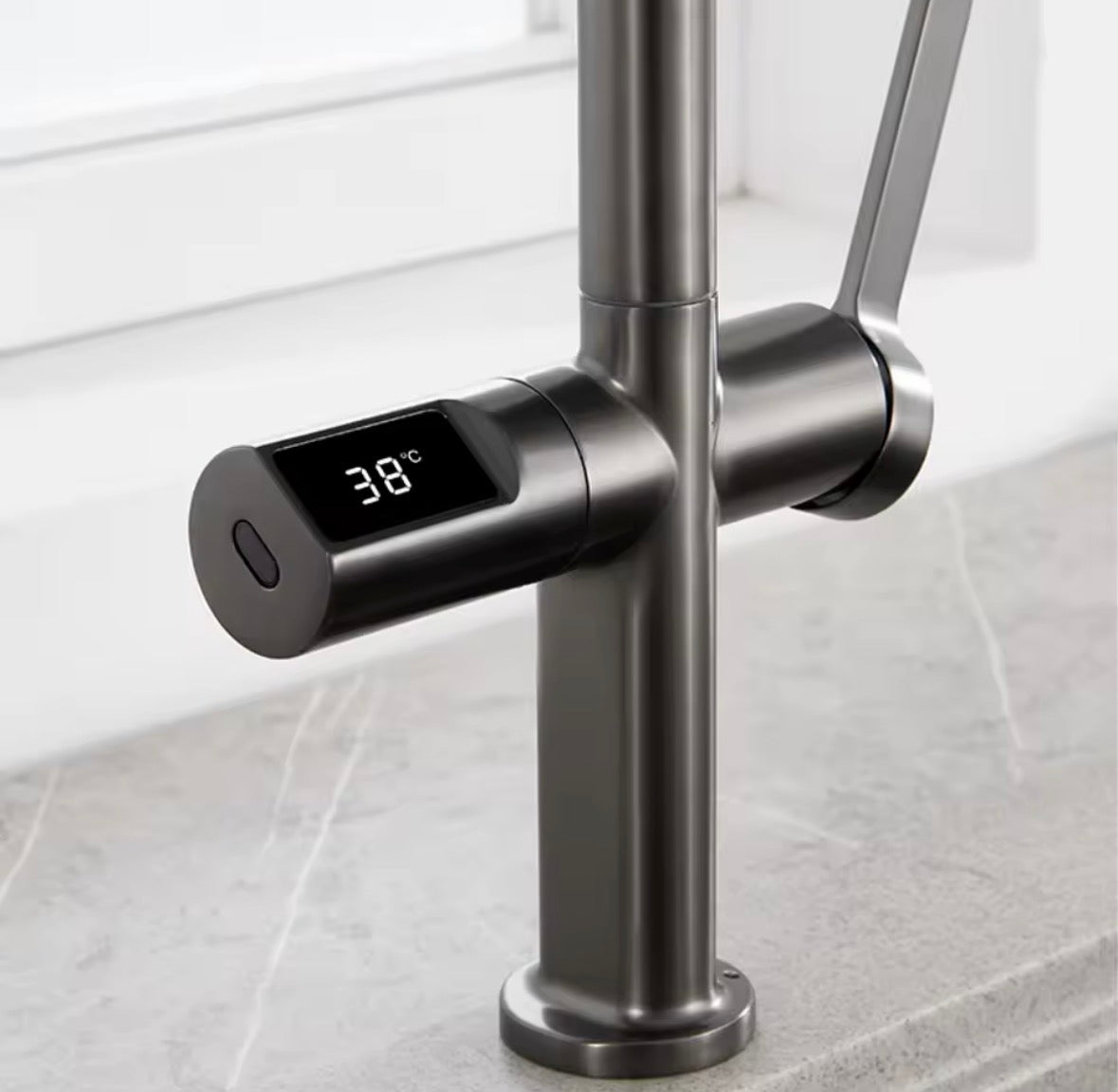 High-End Luxus Wasserhahn mit LED-Temperaturanzeige, Infrarotsensor